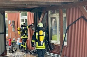 Polizeiinspektion Stade: POL-STD: Carportbrand in Ahlerstedt - schnelles Eingreifen der Feuerwehr kann größeren Schaden verhindern, Polizeibeamtin bei Einsatz angefahren und leicht verletzt
