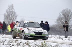 Skoda Auto Deutschland GmbH: Rallye Monte Carlo, Halbzeit Tag 1: Platz 13 gesamt, Zweiter in der WRC 2 (BILD)