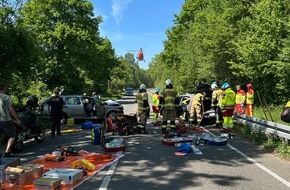 Feuerwehr Mettmann: FW Mettmann: Schwerer Verkehrsunfall auf der L239 - Drei Personen verletzt.