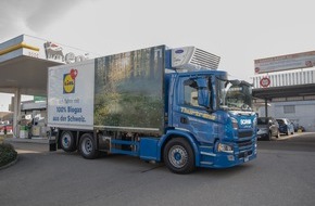 LIDL Schweiz: Primo rifornimento di biogas: i camion a biogas di Lidl Svizzera si apprestano a partire