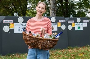 Initiative "Mülltrennung wirkt": Altglas trennen - Bienen schützen / Zum Weltbienentag: Honiggläser achtsam entsorgen
