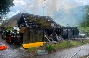 Feuerwehr Neum&uuml;nster: FW Neum&uuml;nster: Garagenbrand in Neum&uuml;nster-Wittorf