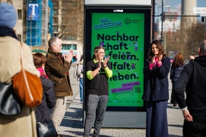Tag der Nachbarschaft 2026: nebenan.de Stiftung und Wall starten Plakatkampagne zum Anmeldestart für den Aktionstag im eigenen Viertel