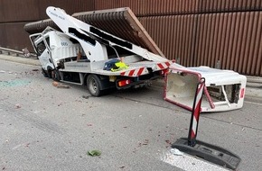 Polizeidirektion Landau: POL-PDLD: A65/Landau-Zentrum - Arbeitsunfall