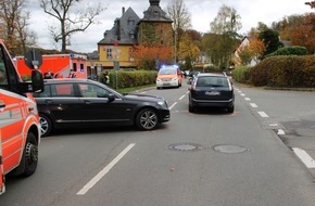 Polizei Rheinisch-Bergischer Kreis: POL-RBK: Bergisch Gladbach - Zwei Verletzte und hoher Sachschaden bei Verkehrsunfall