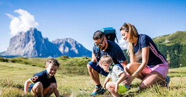 DOLOMITES Val Gardena: Wo die Natur zum Abenteuerplatz wird: Familiensommer in Val Gardena