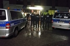 Polizei Mettmann: POL-ME: Gemeinsamer Einsatz in Erkrath: Polizei, Zoll und Ordnungsamt kontrollieren Gaststättenbetriebe - Erkrath - 1901119