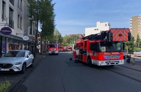 Feuerwehr Bergisch Gladbach: FW-GL: Feuer in Imbiss in einem Wohn- und Geschäftshaus im Stadtteil Refrath von Bergisch Gladbach