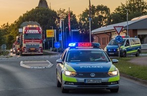 Polizeidirektion Flensburg: POL-FL: Anstehende Geburt bremst Schwertransport aus/Schwertransportbegleitung mit Hindernissen, Polizei dein Freund und Helfer!