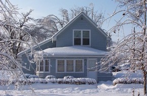 CosmosDirekt: Keine Angst vor Väterchen Frost: Worauf Hausbesitzer im Winter achten sollten