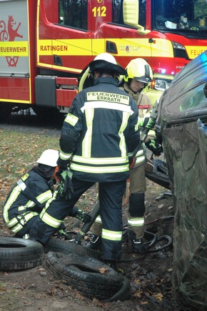 FW Ratingen: Erfolgreiches Übungswochenende am Institut der Feuerwehr NRW