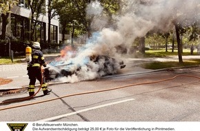 Feuerwehr München: FW-M: Jaguar durch Feuer zerstört (Sendling-Westpark)