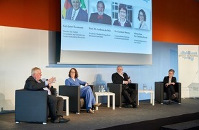 Brost-Stiftung: Mehr als nur kosmetische Korrekturen nötig / Auf dem Podium der Brost-Akademie äußerte nicht nur NRW-Gesundheitsminister Karl-Josef Laumann Zweifel an der geplanten Klinikreform der Bundesregierung