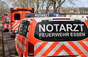 Feuerwehr Essen: FW-E: Notbremsung eines Linienbusses - mehrere verletzte Personen
