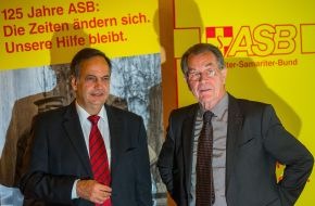 ASB-Bundesverband: Müntefering und Fleckenstein: "Freiwilliges Engagement ist mehr als ein Sahnehäubchen" (BILD)