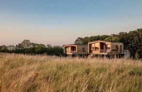 Ostsee Baumhaus GmbH & Co. KG: &Uuml;bernachten im Baumhaus an der Ostsee: Ostsee Baumhaushotel st&auml;rkt nachhaltigen Naturtourismus in Schleswig-Holstein