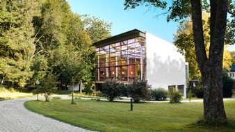 IHK Akademie München und Oberbayern gGmbH: IHK Akademie Westerham als bestes Tagungshotel in Deutschland ausgezeichnet