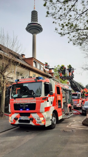 Feuerwehr Frankfurt am Main: FW-F: Einsatzreicher Sonntag für die Frankfurter Feuerwehr