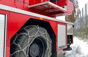 Freiwillige Feuerwehr Celle: FW Celle: Fester Halt - wenn es schneit und brennt! Feuerwehr Celle zieht Schneeketten auf