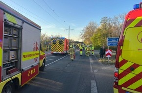 Feuerwehr Ratingen: FW Ratingen: Verkehrsunfall mit fünf verletzten Personen