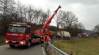 Polizeidirektion Kaiserslautern: POL-PDKL: Verkehrsunfall L368 Ortsausgang Horschbach Fahrtrichtung Schneeweiderhof
