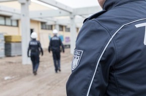 Hauptzollamt Stuttgart: HZA-S: Zoll prüft Dachdeckerbetrieb: vier von fünf Arbeitnehmer unerlaubt erwerbstätig, gegen den Geschäftsführer lagen Haftbefehle vor