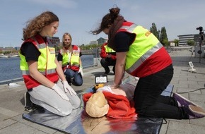 ASB-Bundesverband: Woche der Wiederbelebung im ASB: Prüfen. Rufen. Drücken: Erste Hilfe rettet Leben (FOTO)