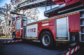 Feuerwehr Velbert: FW-Velbert: Gemeldete Explosion führt zu Großalarm der Feuerwehr