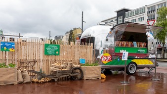 PepsiCo Deutschland GmbH: PepsiCo überrascht und begeistert Marktbesucher in Hamburg und Berlin mit Kartoffelchips aus nachhaltiger Landwirtschaft