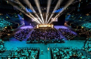 Panta Rhei PR AG: 1335 Kaufleute erhielten im Zürcher Hallenstadion ihr Fähigkeitszeugnis