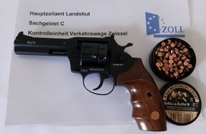 Hauptzollamt Landshut: HZA-LA: Waffe sichergestellt Zöllner des Hauptzollamts Landshut fanden Revolver im Handschuhfach