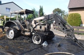 Polizei Düren: POL-DN: Hoher Sachschaden durch brennenden Traktor
