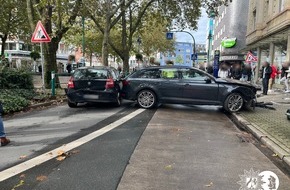 Polizei Duisburg: POL-DU: Altstadt: Audi kollidiert mit BMW und einer Schaufensterscheibe