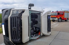 Kreisfeuerwehr Oldenburg: FW-OLL: Transporter verunfallt auf Autobahn 29 und kippt auf die Seite