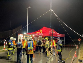 KFV-CW: Tiefgaragenbrand in Altensteig-Wart/Feuerwehr evakuiert mehr als 70 Personen/Ringalarm fordert Rettungskräfte aus der ganzen Region