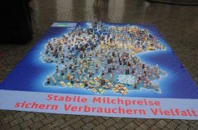 Deutscher Bauernverband (DBV): Kunstwerk dokumentiert Vielfalt an Molkereiprodukten in Deutschland / Stabile Milchpreise zum Vorteil von Bauern und der Verbraucher