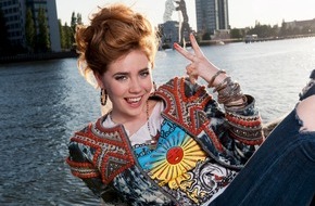 ZDFneo: ZDFneo zeigt Web-Show mit Palina Rojinski: "Zirkus Rojinski - Palinas bunte Welt" (BILD)