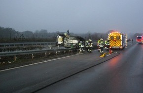 Feuerwehr Dinslaken: FW Dinslaken: Verkehrsunfall auf der BAB A3