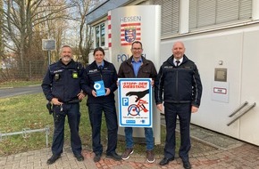Polizeipräsidium Mittelhessen - Pressestelle Wetterau: POL-WE: Bad Nauheim/ Friedberg: Spenden aus Fahrradkodierung an Weißer Ring übergeben