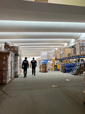 ZOLL-M: Bayerische Rekordsicherstellung von 250.000 Stück geschmuggelten E-Zigaretten - zwei Tatverdächtige in Untersuchungshaft.