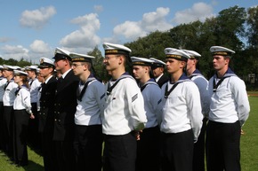 Deutsche Marine - Pressemeldung/ Pressetermin: Vereidigung an der Marineschule Mürwik - Offizieranwärter aus ganz Deutschland im Blickpunkt der Öffentlichkeit