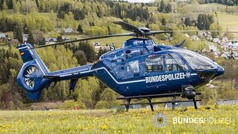 Bundespolizeidirektion München: Bundespolizeidirektion München: Im Gleisbereich verirrt / Rettungseinsatz mit Hubschrauber erfolgreich