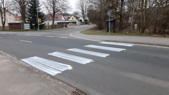 Polizeiinspektion Stralsund: POL-HST: Selbstgemalter Zebrastreifen in Niepars