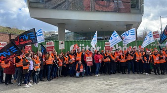 EVG Eisenbahn- und Verkehrsgewerkschaft: EVG Rheinland-Pfalz: 120 Demonstranten fordern Rücktritt des DB Cargo Vorstandes in Mainz