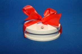 Deutscher Feuerwehrverband e. V. (DFV): Rauchmelder als Geschenk auf den Gabentisch / DFV appelliert: Überraschen Sie Ihre Lieben mit einem kleinen Lebensretter