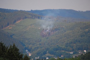 FW-MK: Feuerwehr Iserlohn unterstützt bei Waldbrand in Altena