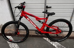 Landespolizeiinspektion Erfurt: LPI-EF: Rotes Fahrrad sucht Besitzer