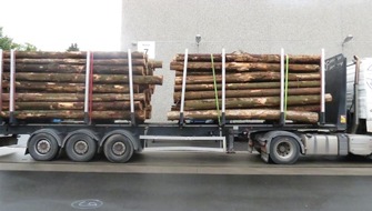 Polizeipräsidium Trier: POL-PPTR: Schon wieder missachten Fahrer von Holztransporten die gesetzlichen Vorgaben