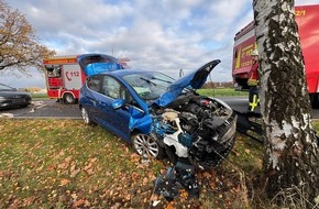 Freiwillige Feuerwehr der Stadt Bergen: FFW Bergen: Auslaufende Betriebsstoffe nach Unfall auf der B3