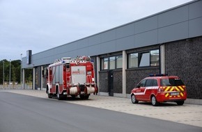 Freiwillige Feuerwehr Hambühren: FW Hambühren: Werden heiße Backwaren zum Dauerbrenner für die Feuerwehr Hambühren? / Brandmeldeanlage in Discounter am neuen Fachmarktzentrum löst zum wiederholten Male aus